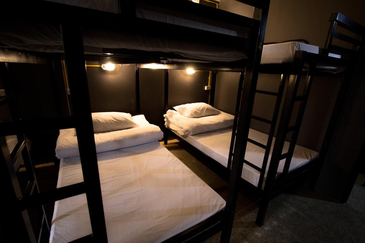 Bts Khaosan Hostel Bangkok Exterior photo