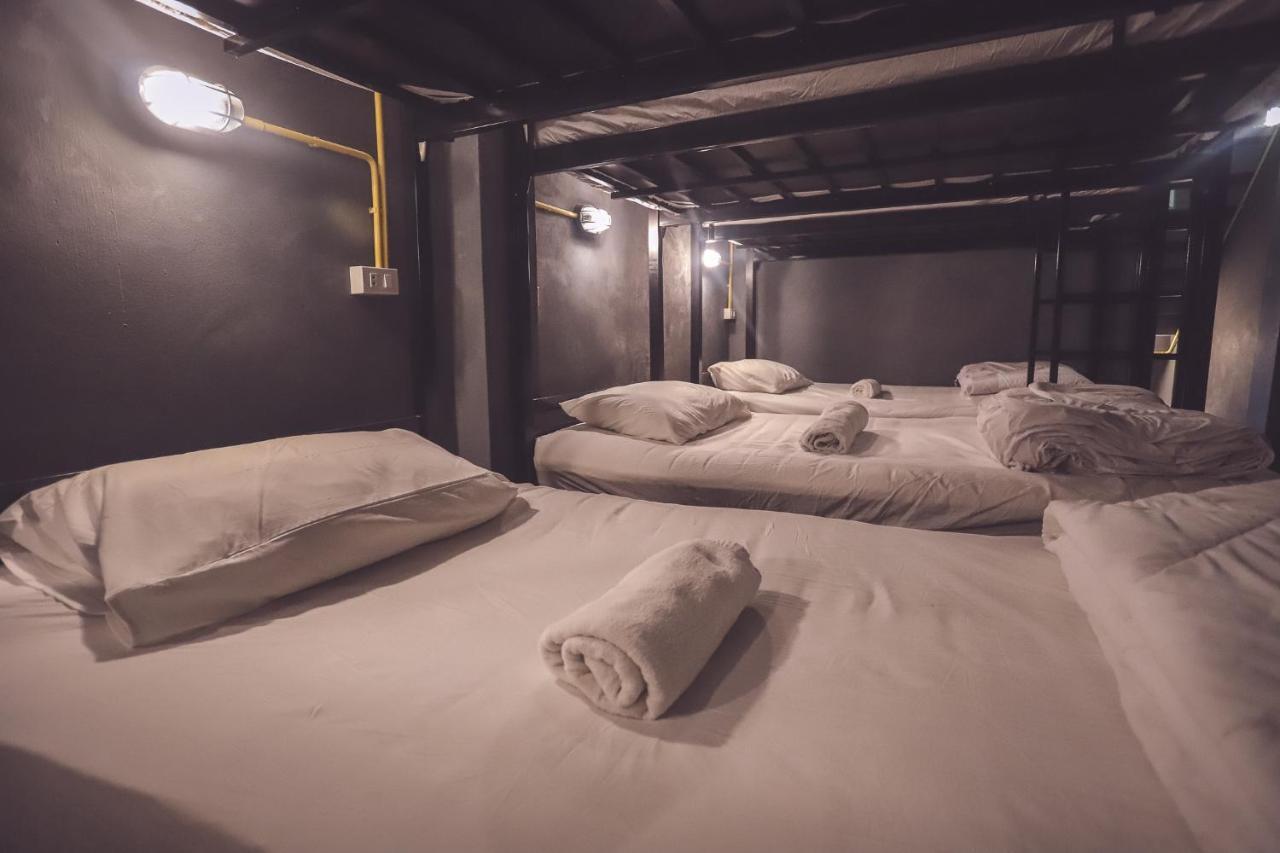 Bts Khaosan Hostel Bangkok Exterior photo