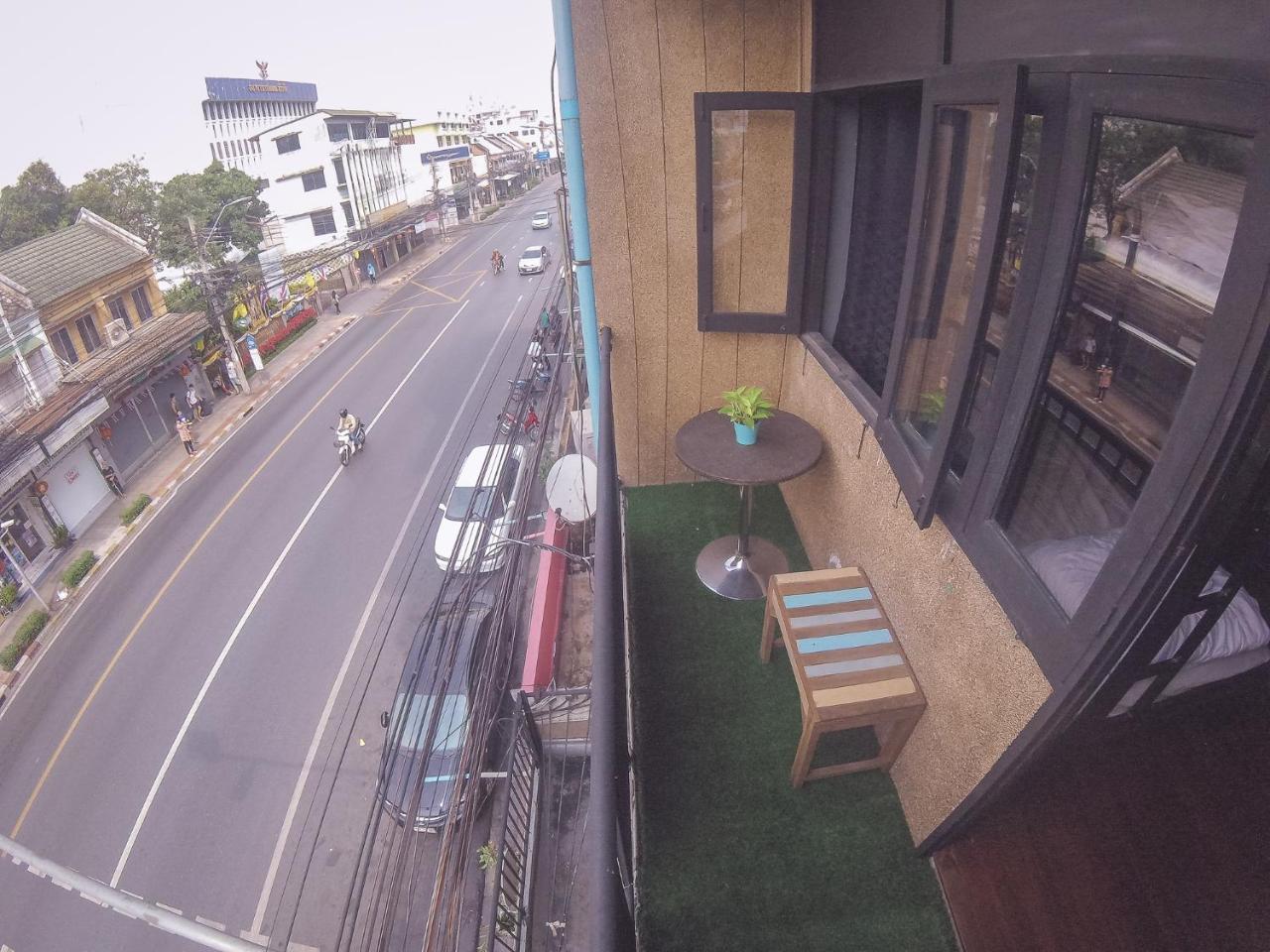 Bts Khaosan Hostel Bangkok Exterior photo