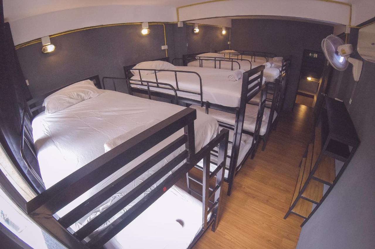 Bts Khaosan Hostel Bangkok Exterior photo