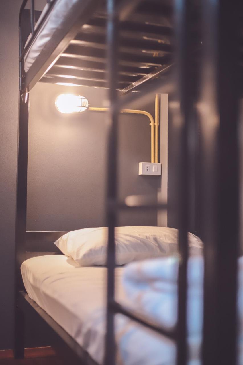 Bts Khaosan Hostel Bangkok Exterior photo