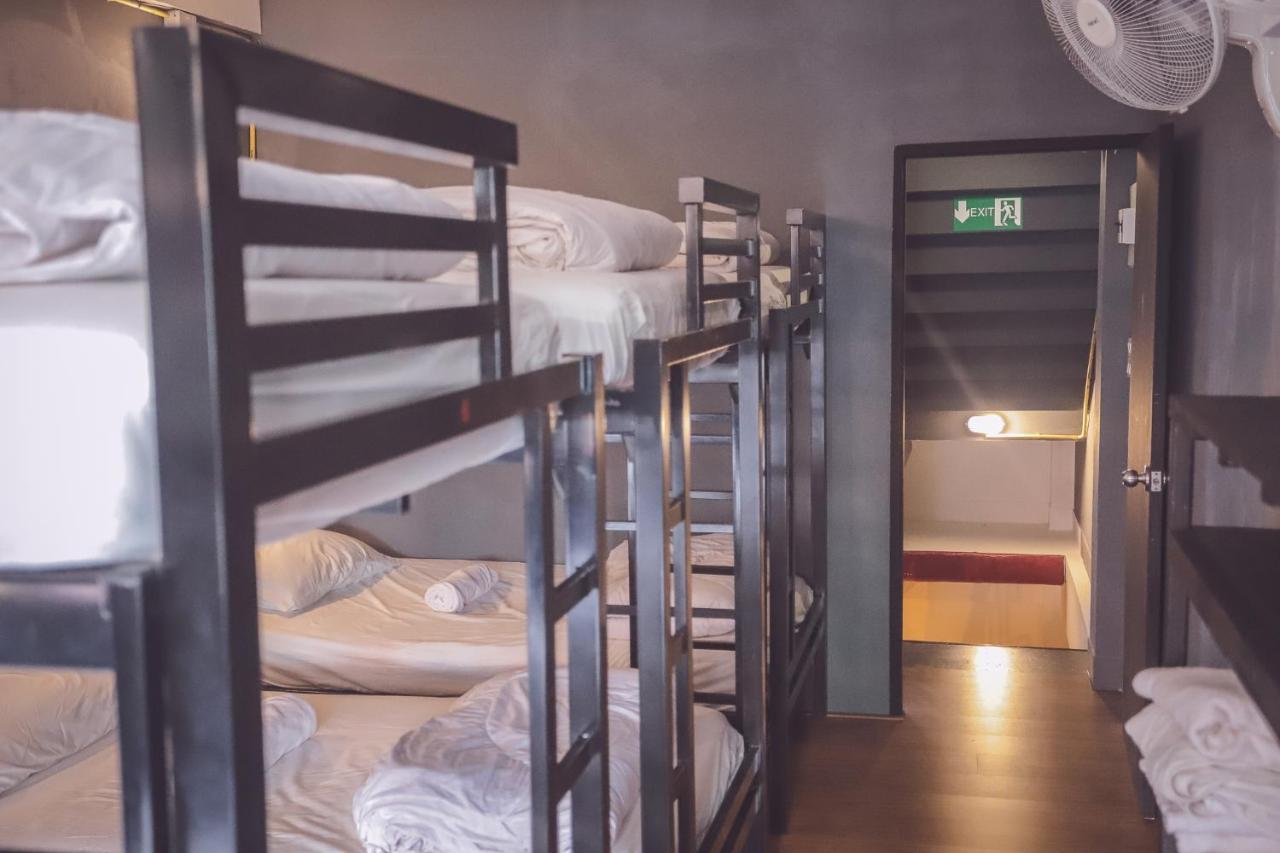 Bts Khaosan Hostel Bangkok Exterior photo