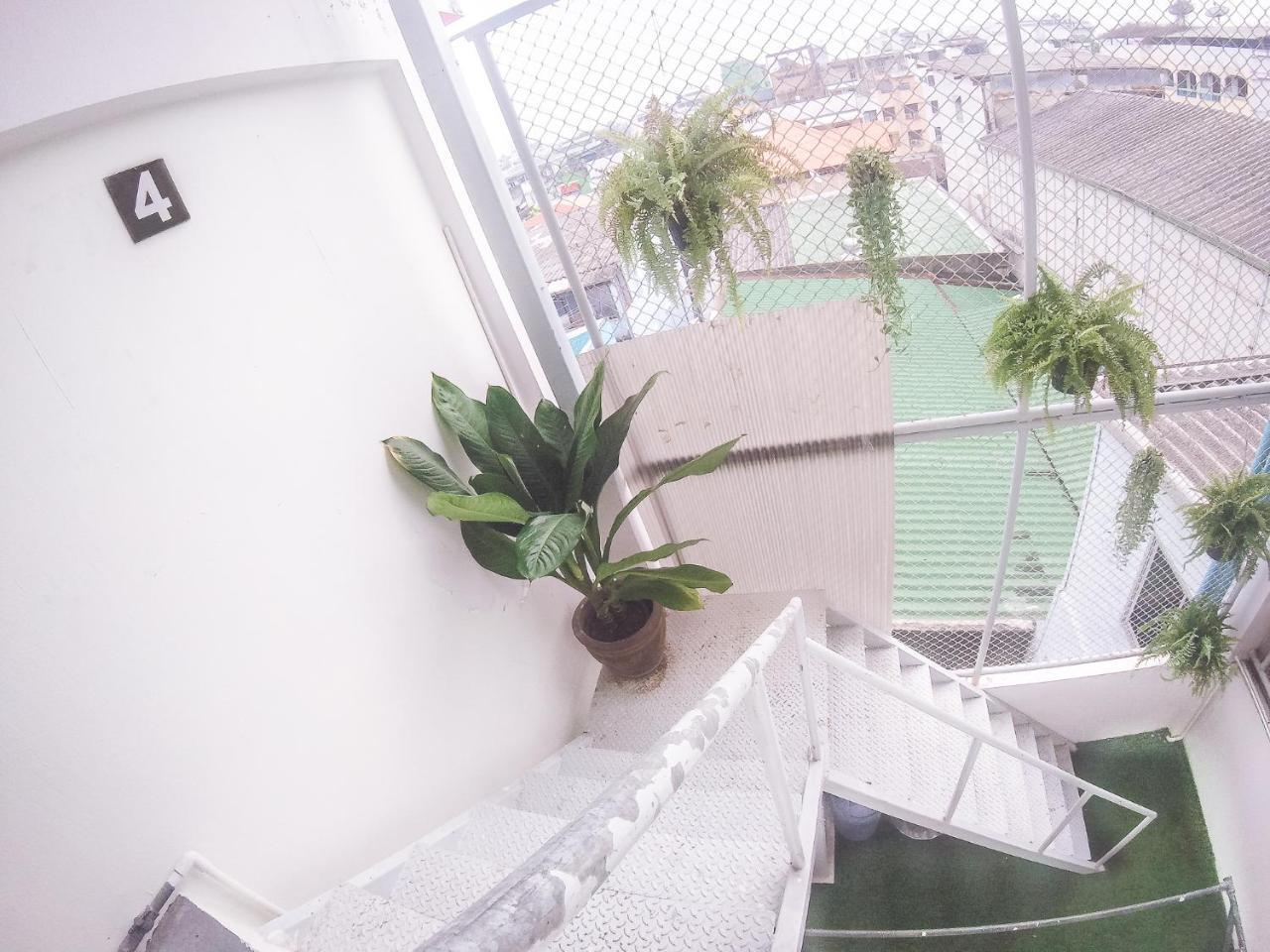 Bts Khaosan Hostel Bangkok Exterior photo